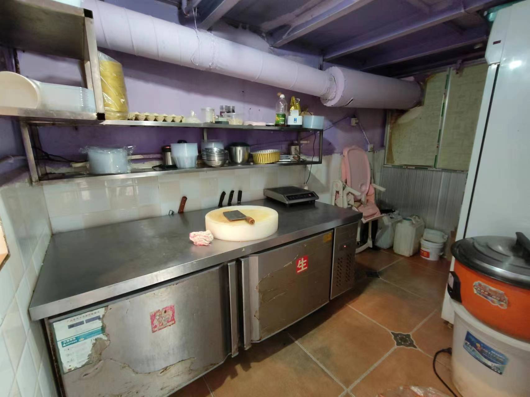 B北区40平餐饮店出租，精装修带设备